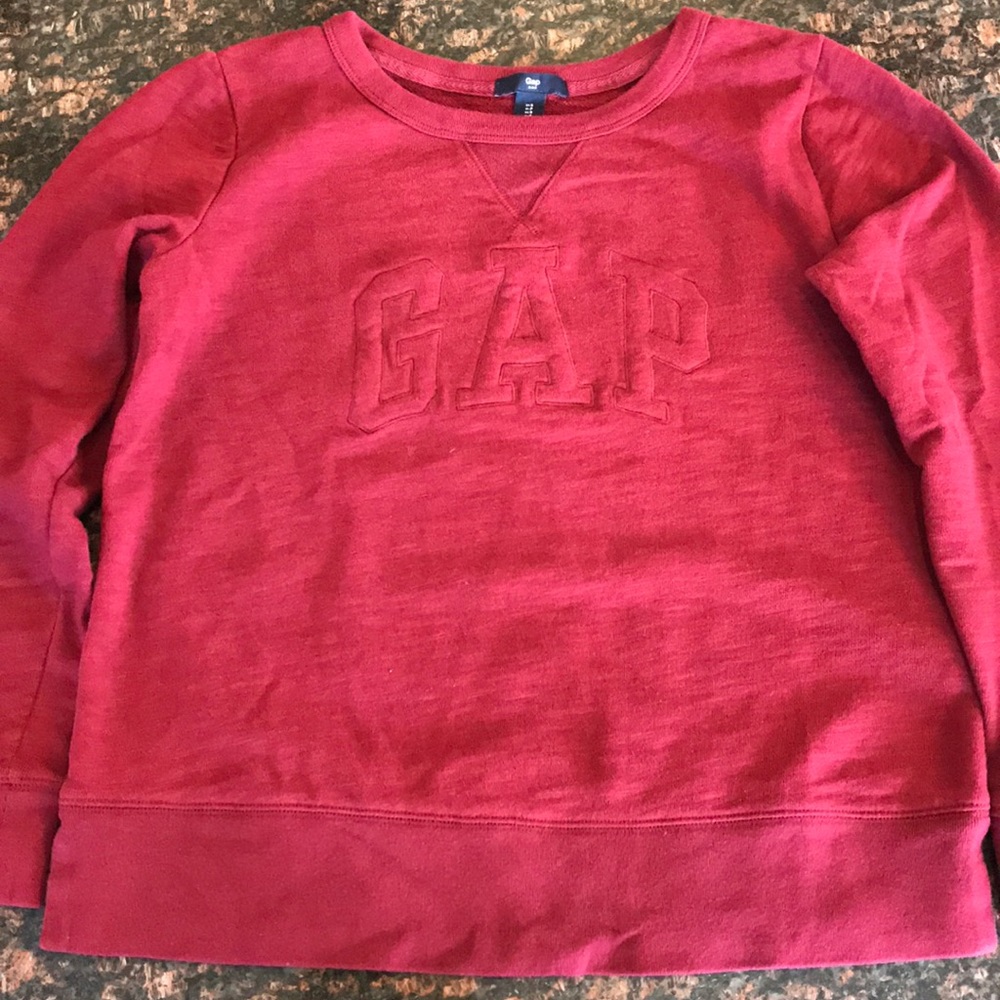 Gap women’s crew neck sweatshirt.